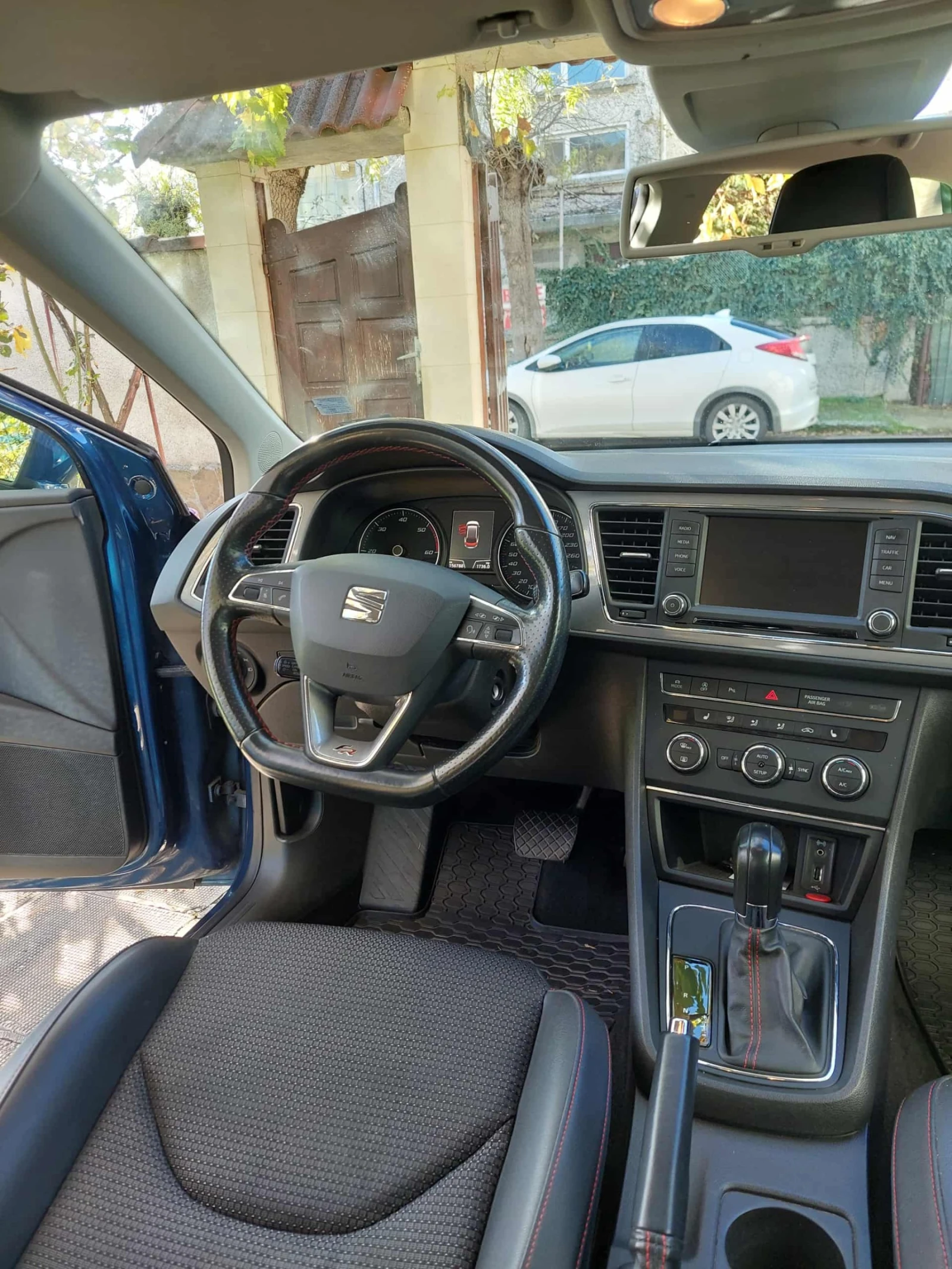 Seat Leon 2.0 - изображение 7