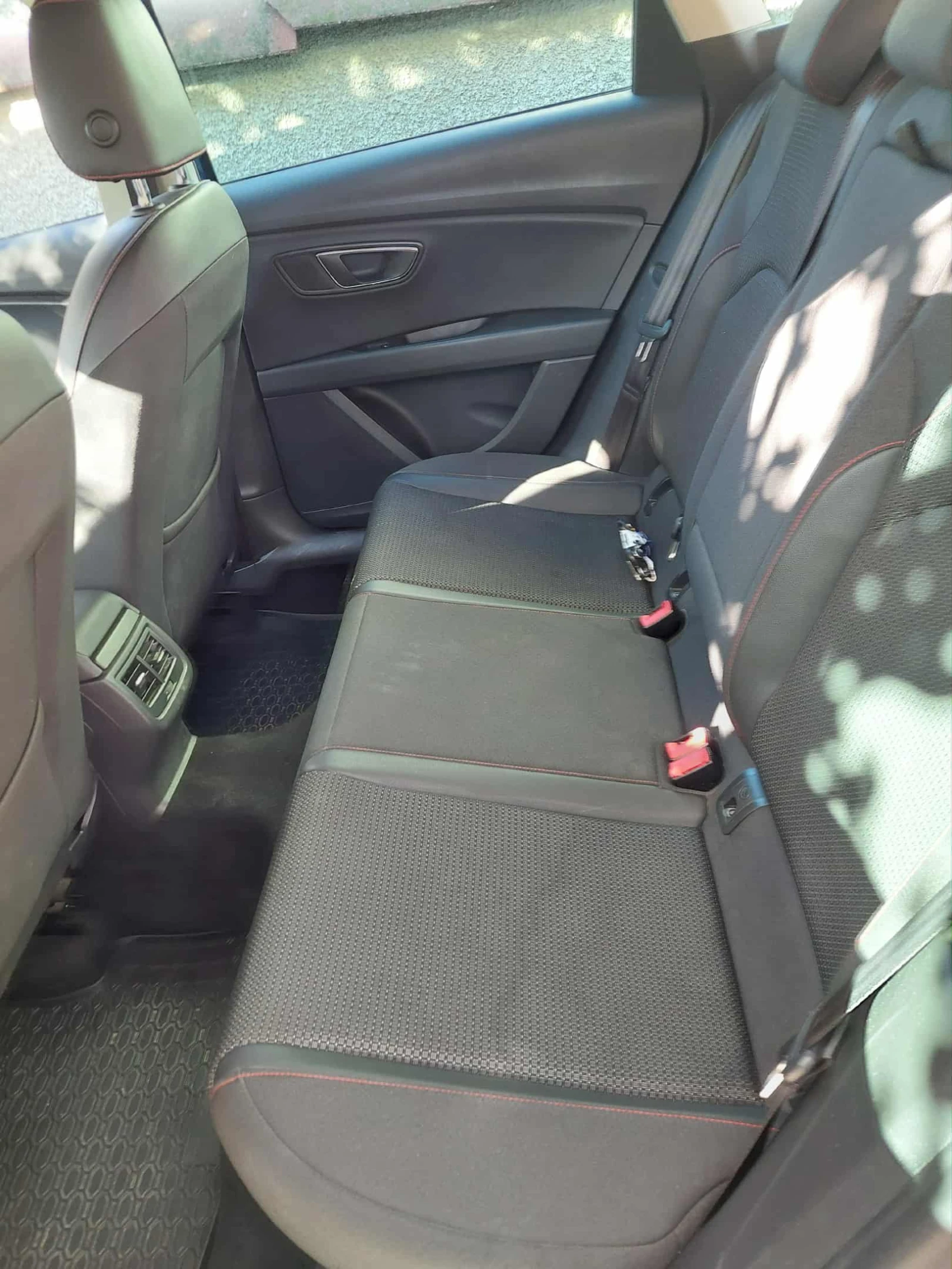 Seat Leon 2.0 - изображение 4