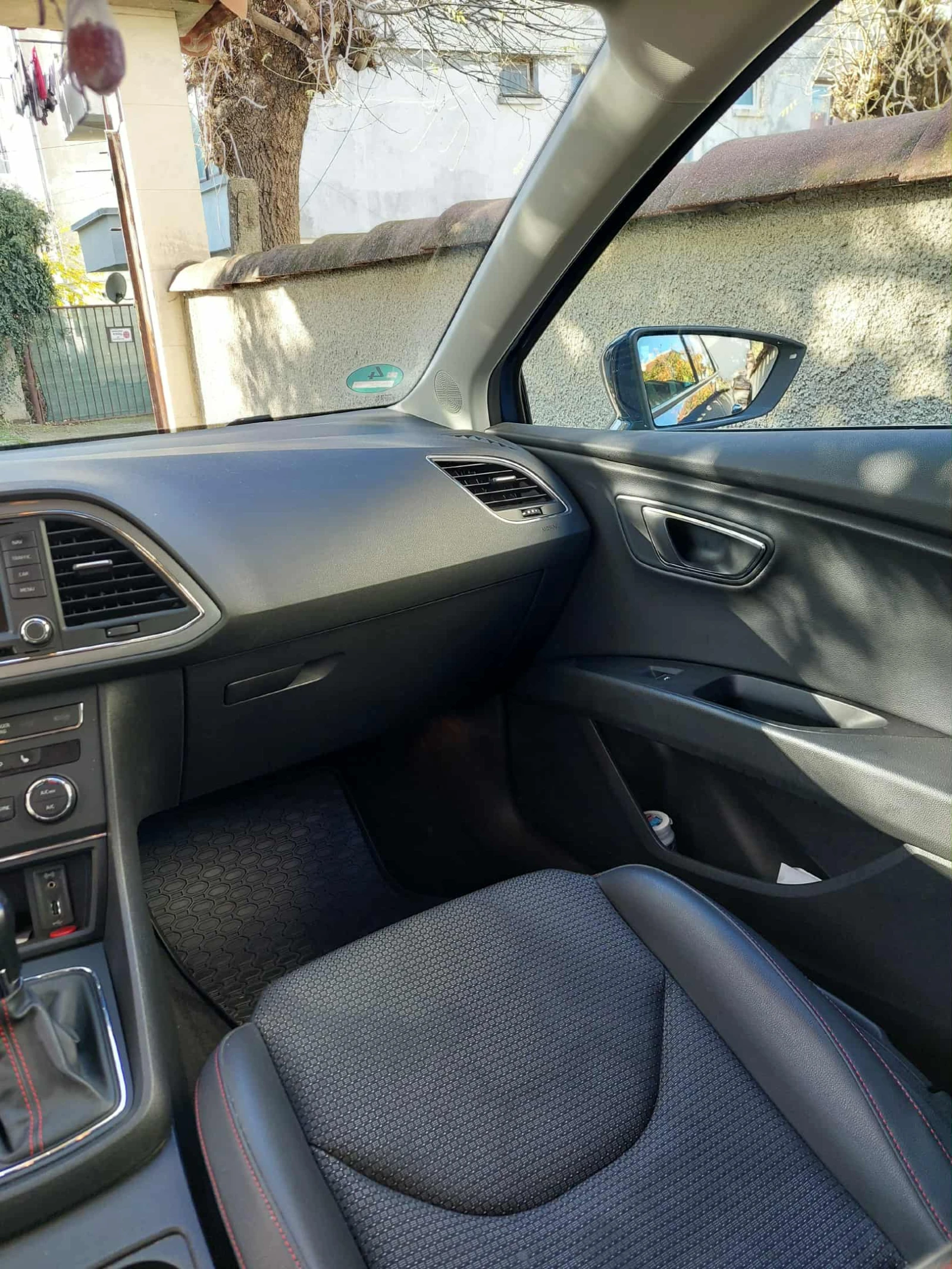 Seat Leon 2.0 - изображение 6