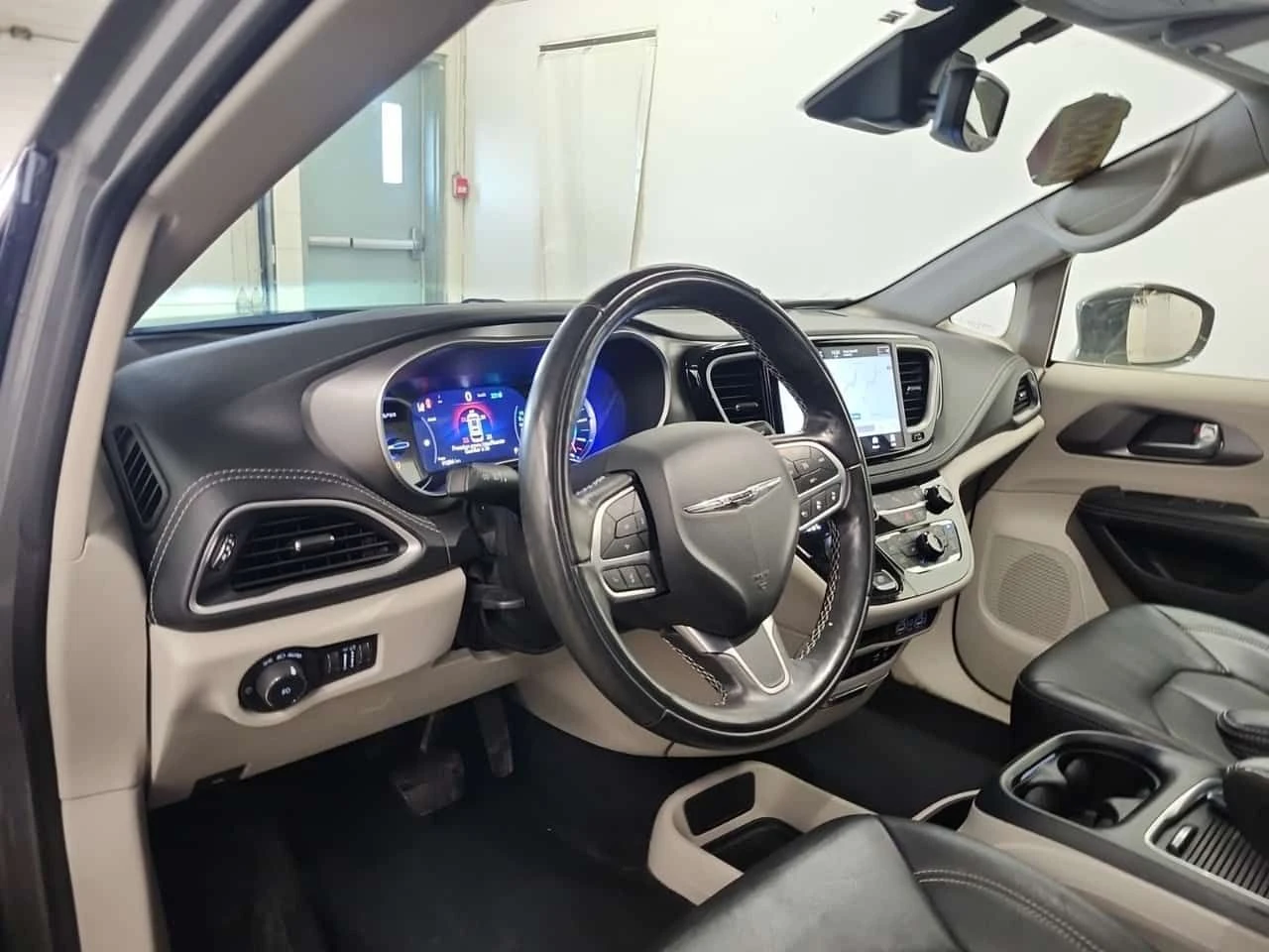 Chrysler Pacifica  TOURING L| 360 ������| DISTRONIC| 2 �����| ����  | Mobile.bg � ����������� 11