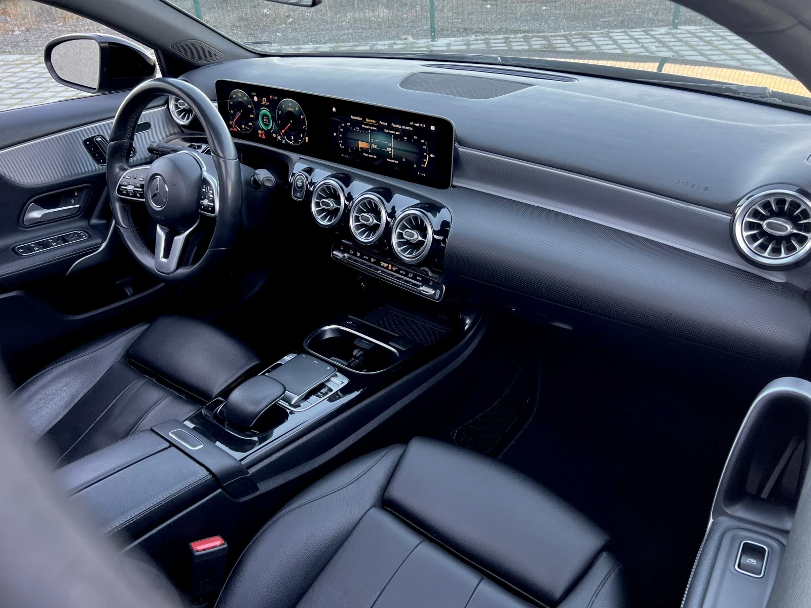 Mercedes-Benz A 220 Седан, снимка 11 - Автомобили и джипове - 53980931