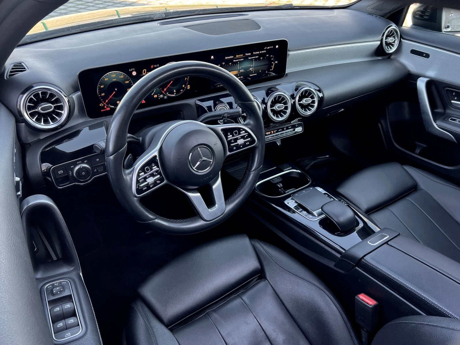 Mercedes-Benz A 220 Седан, снимка 10 - Автомобили и джипове - 53980931