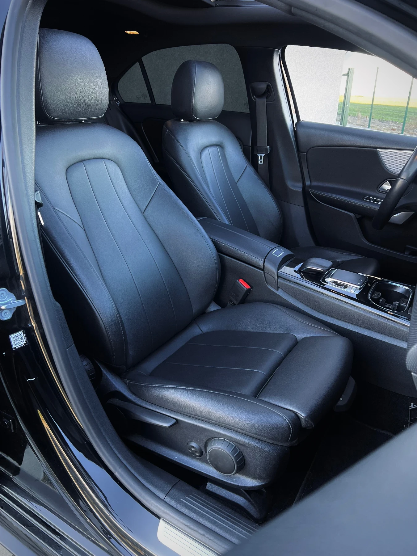 Mercedes-Benz A 220 Седан, снимка 13 - Автомобили и джипове - 53980931