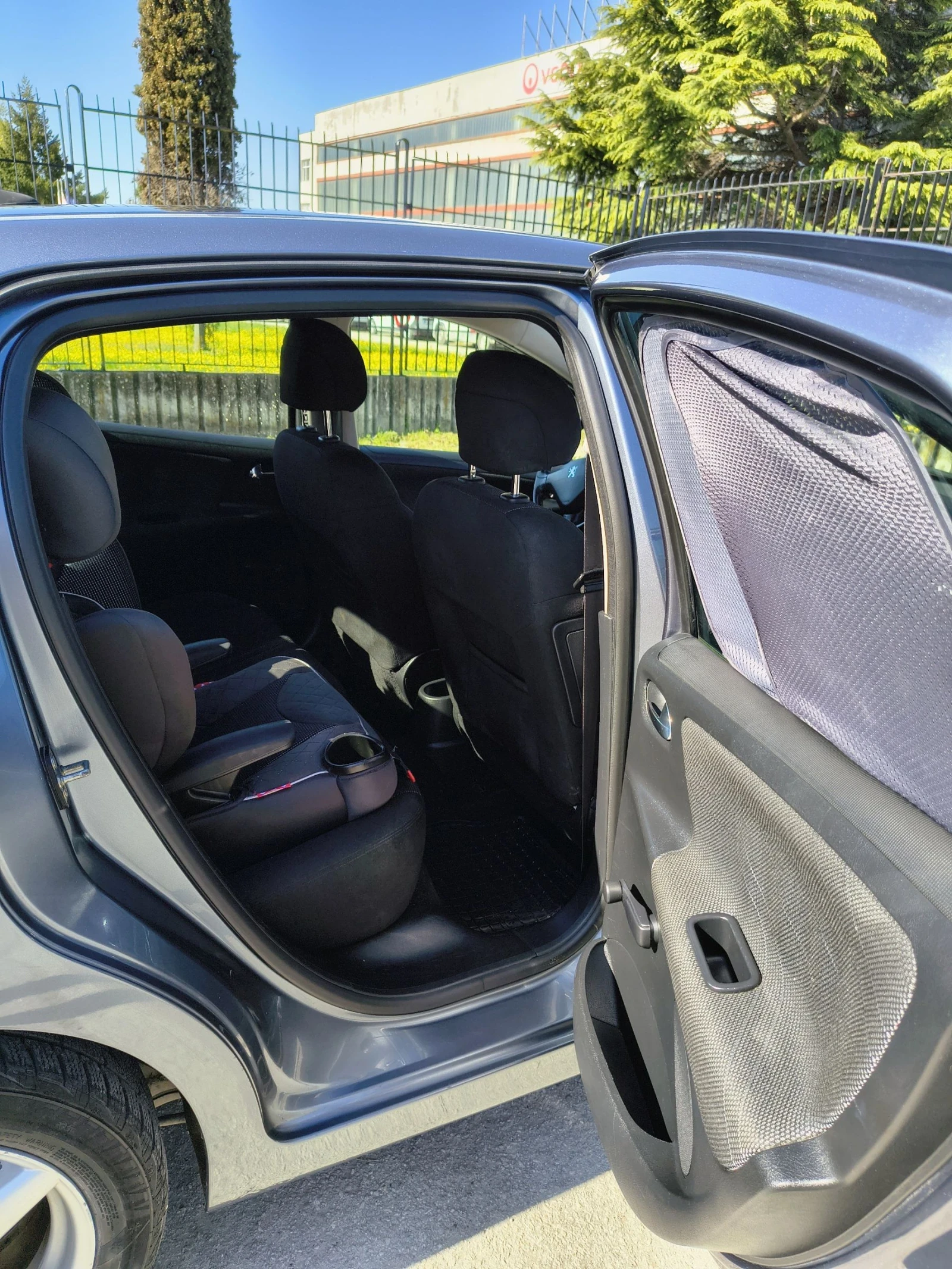 Peugeot 207 1.6 hdi 90hp, снимка 9 - Автомобили и джипове - 54472724