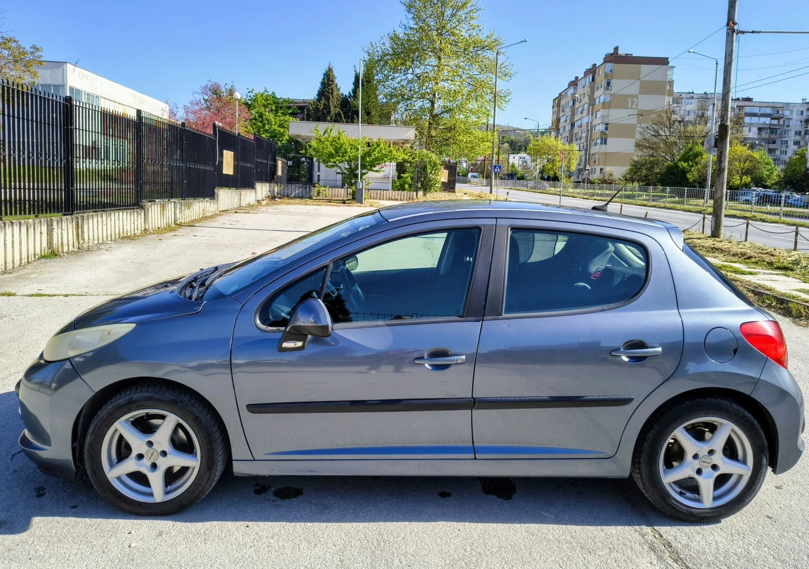 Peugeot 207 1.6 hdi 90hp, снимка 8 - Автомобили и джипове - 54472724