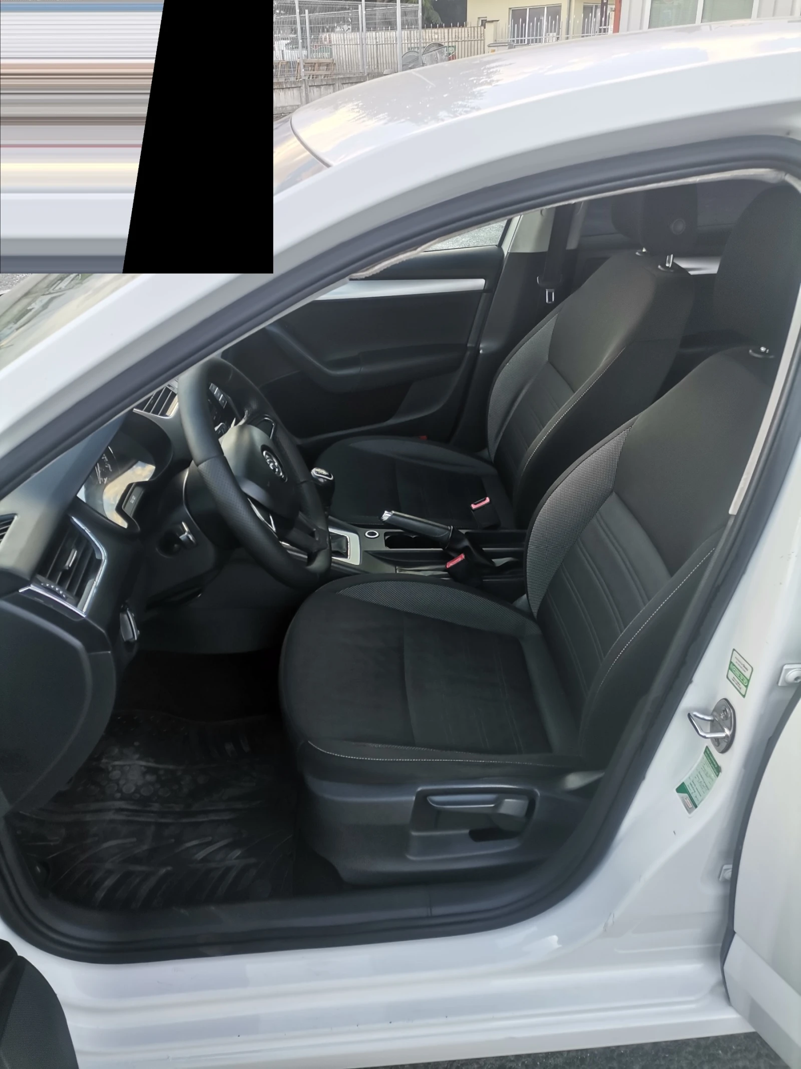 Skoda Octavia 2.0tdi, снимка 9 - Автомобили и джипове - 54861321