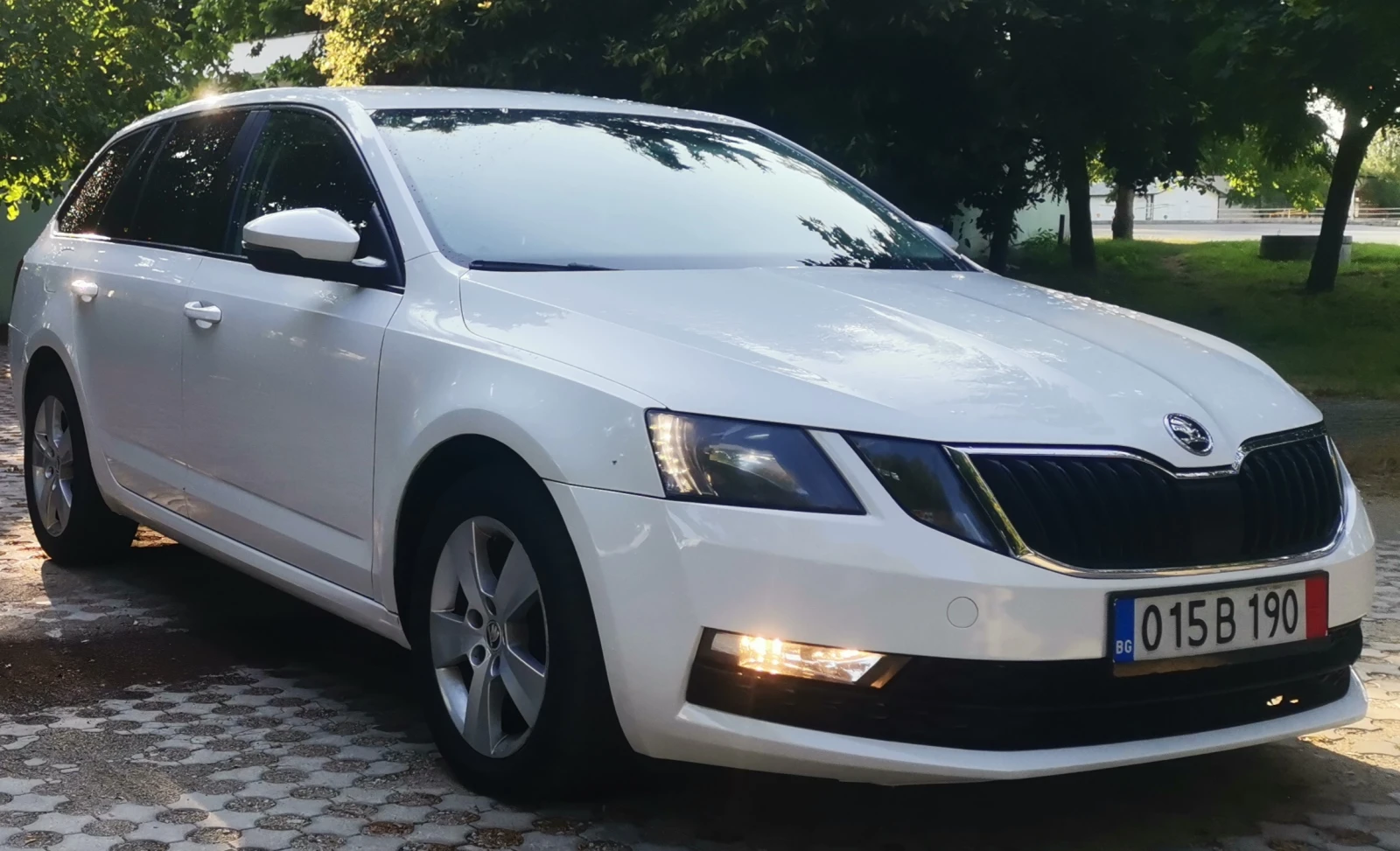 Skoda Octavia 2.0tdi, снимка 7 - Автомобили и джипове - 54861321