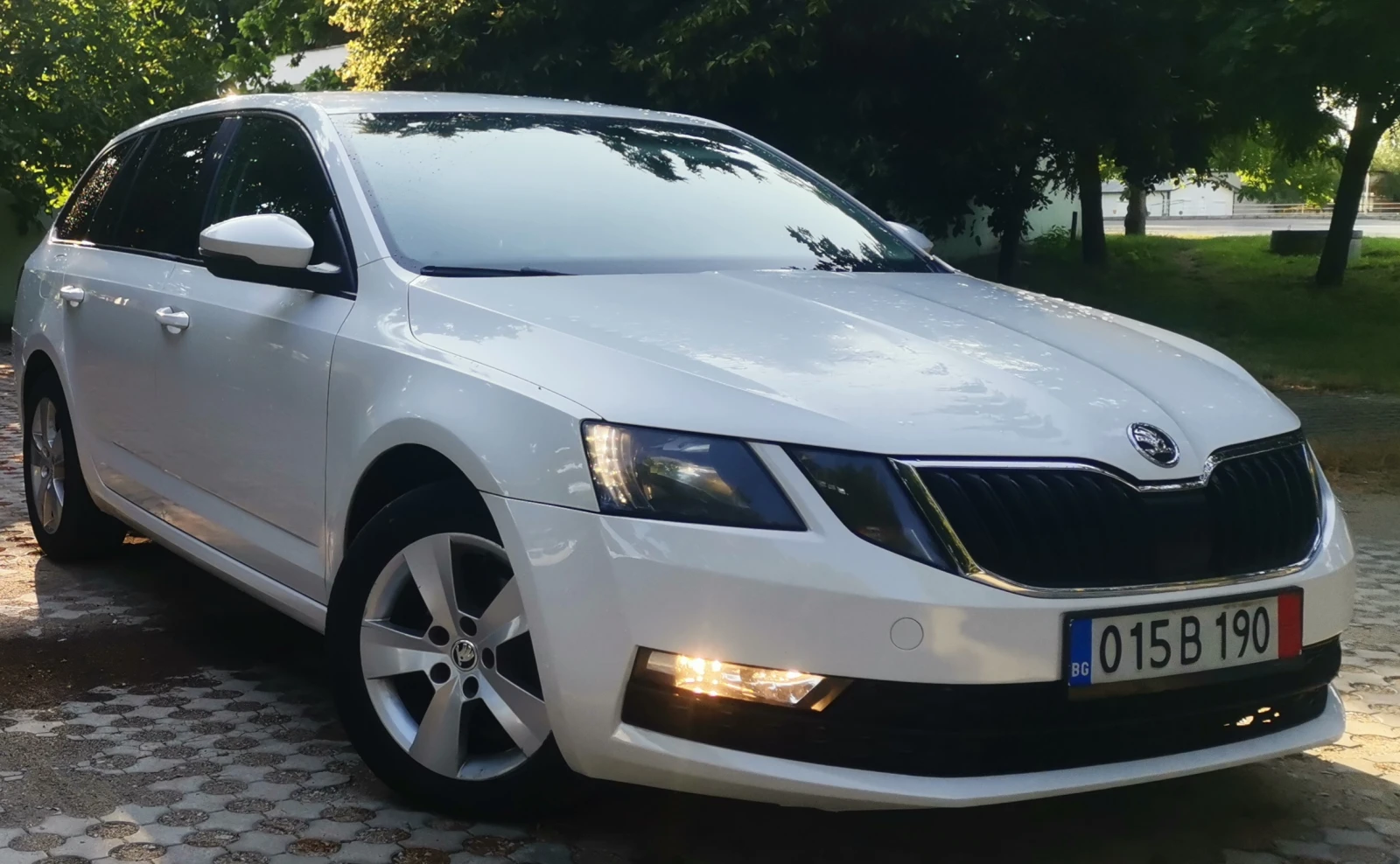Skoda Octavia 2.0tdi, снимка 3 - Автомобили и джипове - 54861321
