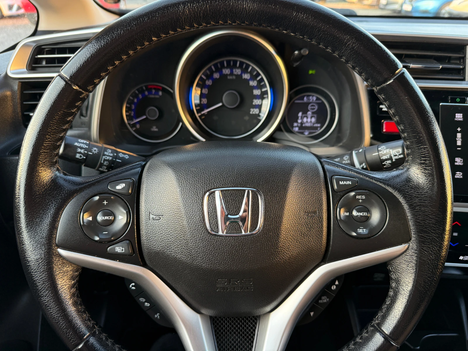 Honda Jazz 1.4 I - Sport Edition, снимка 16 - Автомобили и джипове - 55278829