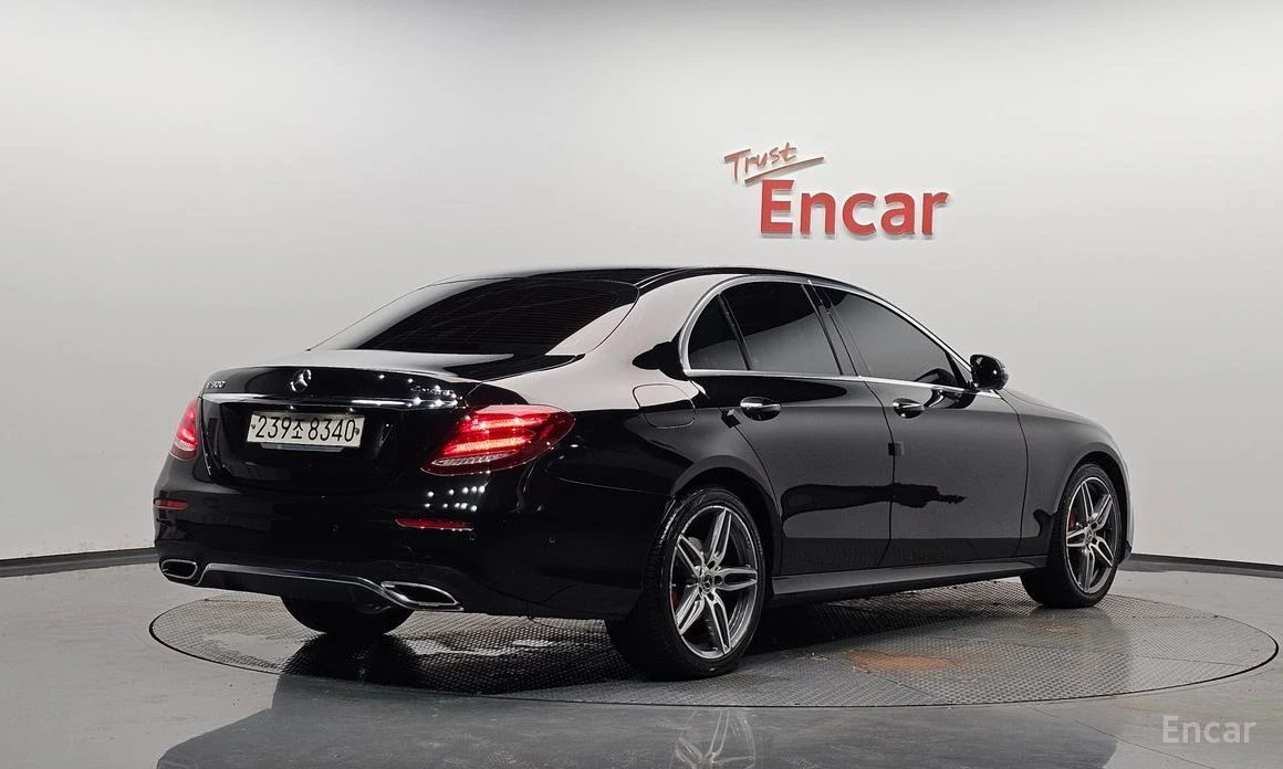 Mercedes-Benz E 300, снимка 2 - Автомобили и джипове - 55391038