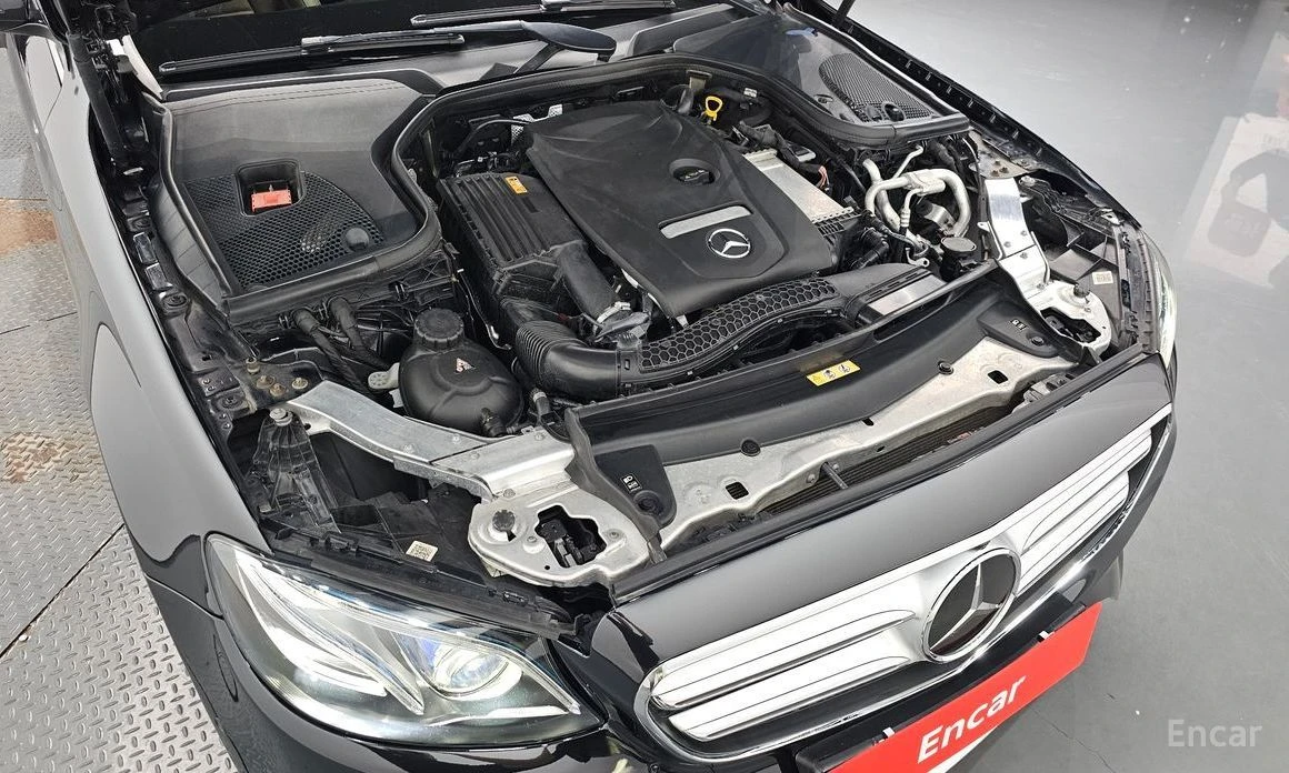 Mercedes-Benz E 300, снимка 6 - Автомобили и джипове - 55391038