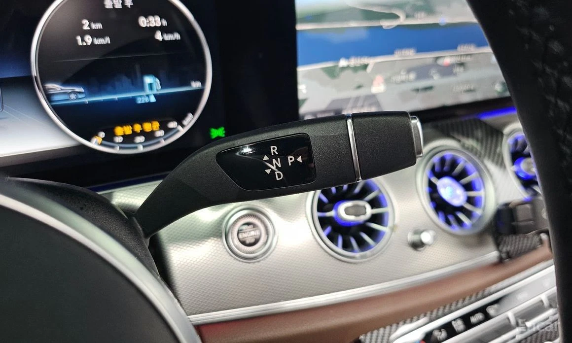 Mercedes-Benz E 300, снимка 9 - Автомобили и джипове - 55391038