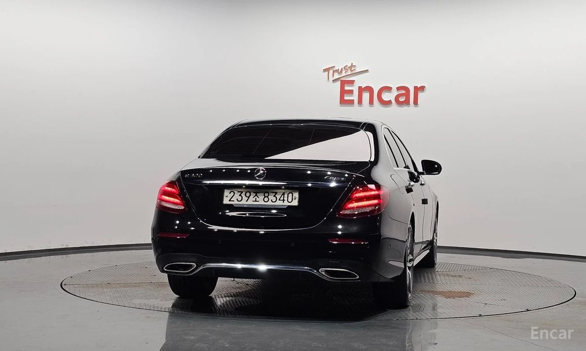Mercedes-Benz E 300, снимка 4 - Автомобили и джипове - 55391038