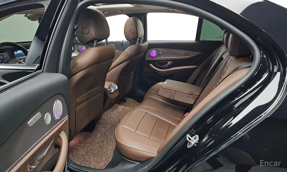 Mercedes-Benz E 300, снимка 12 - Автомобили и джипове - 55391038