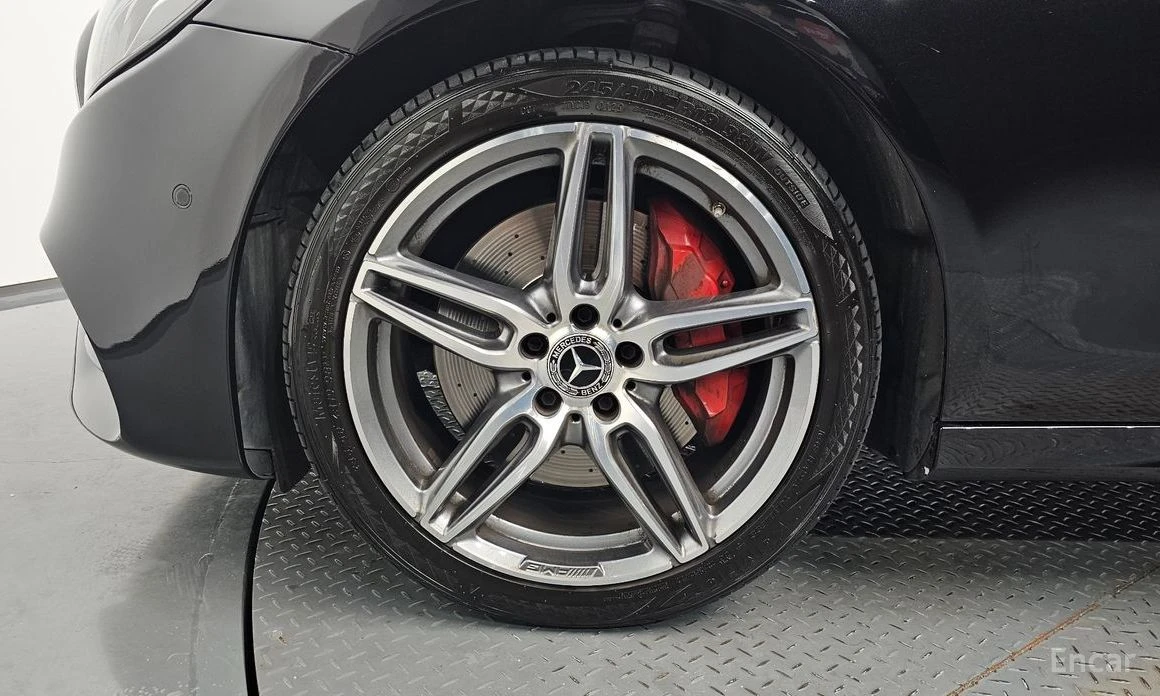 Mercedes-Benz E 300, снимка 5 - Автомобили и джипове - 55391038