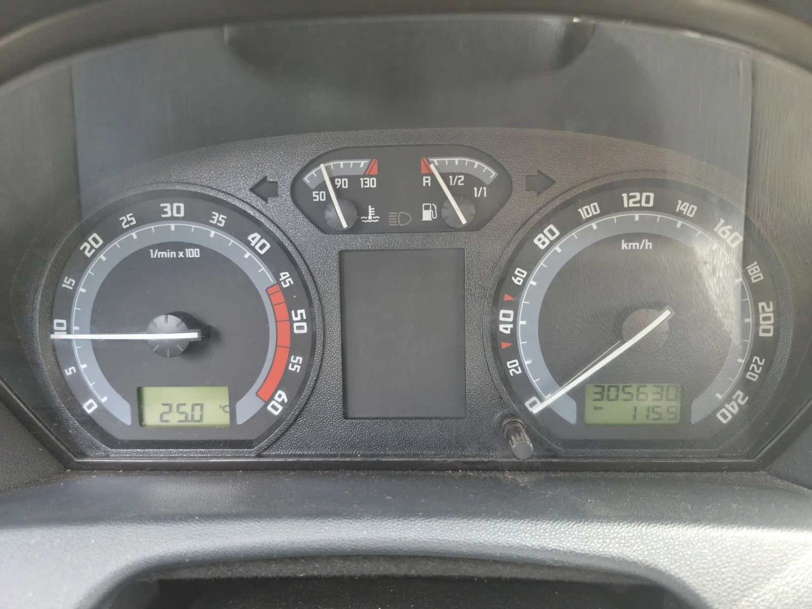 Skoda Fabia 1.9 sdi(64к.с.)Facelift, снимка 6 - Автомобили и джипове - 55413403