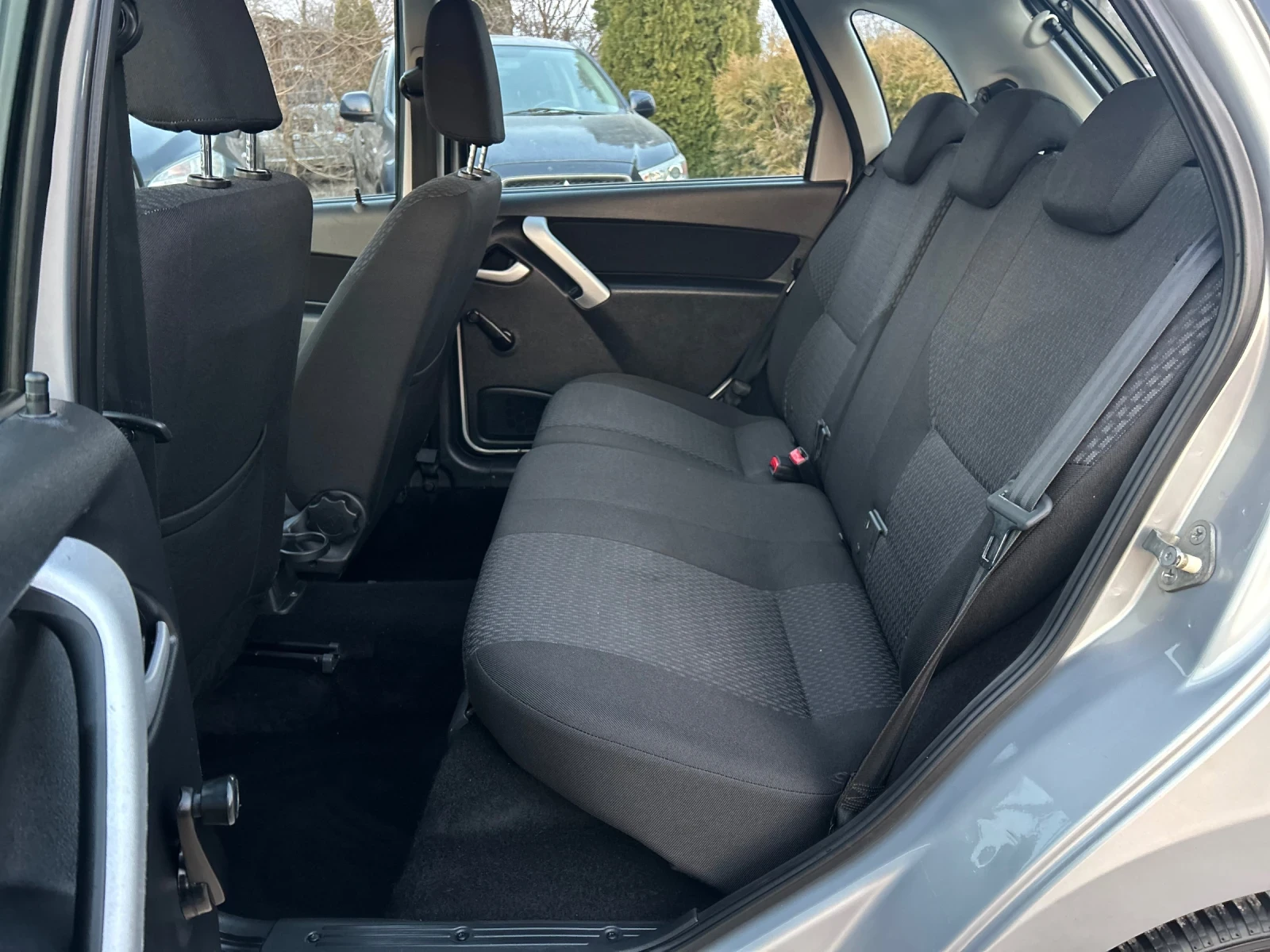 Lada Kalina II 1.6 * Клима* евро 6, снимка 7 - Автомобили и джипове - 55594916