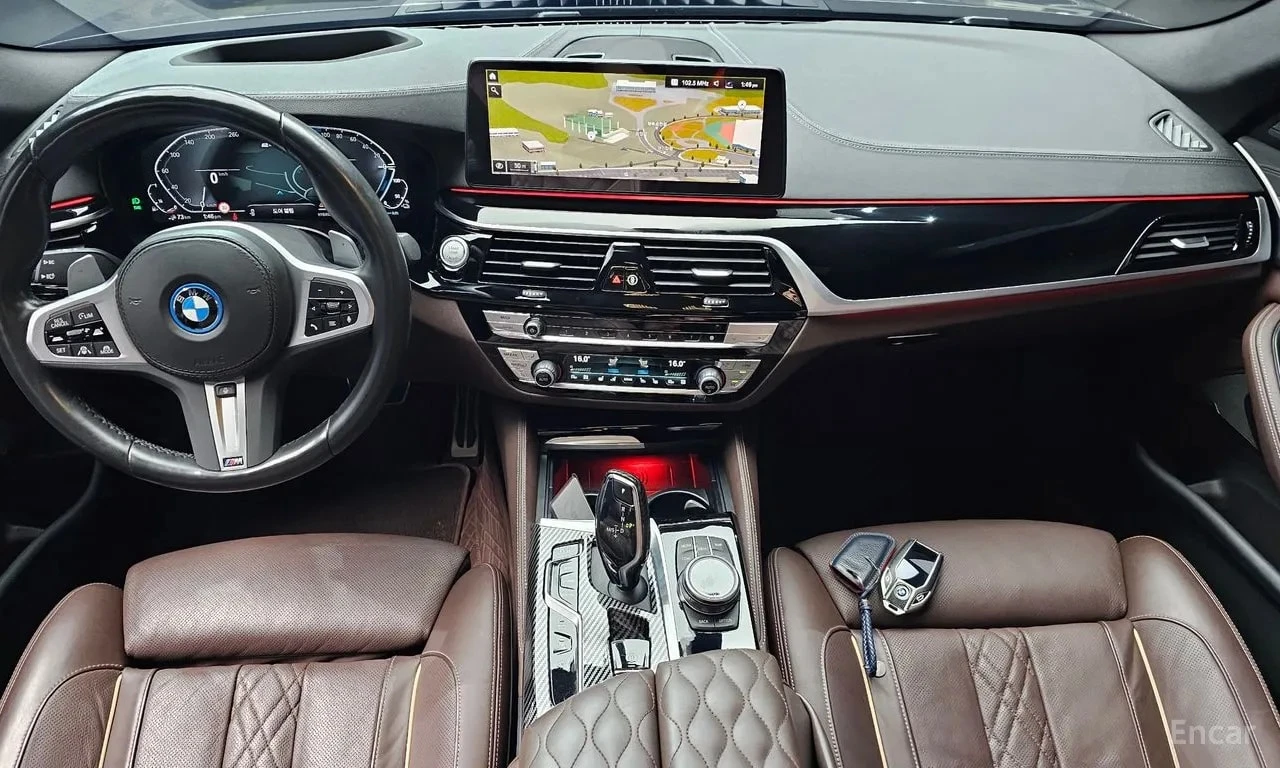 BMW 530E * M Sport * ЦЕНА ДО БГ, снимка 6 - Автомобили и джипове - 55886002