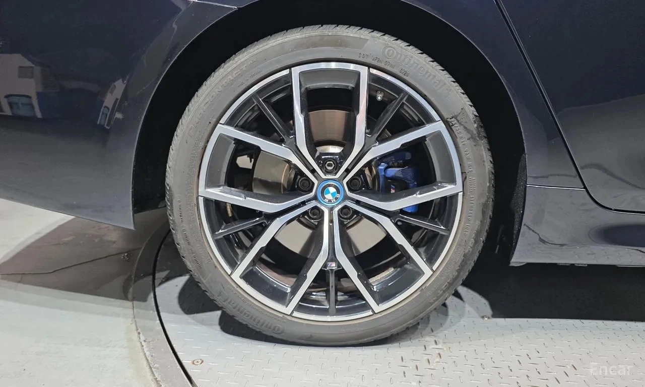BMW 530E * M Sport * ЦЕНА ДО БГ, снимка 16 - Автомобили и джипове - 55886002