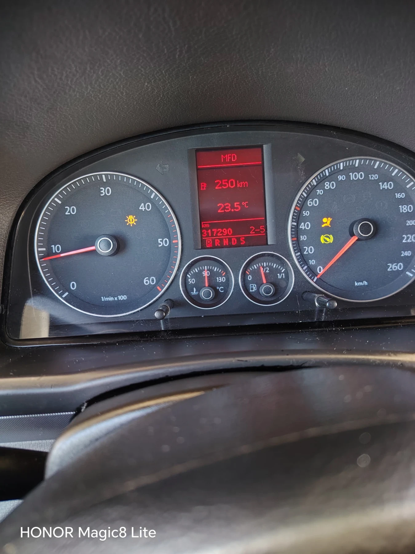 VW Touran 1.9 tdi 105к.с automat dsg, снимка 6 - Автомобили и джипове - 55990411