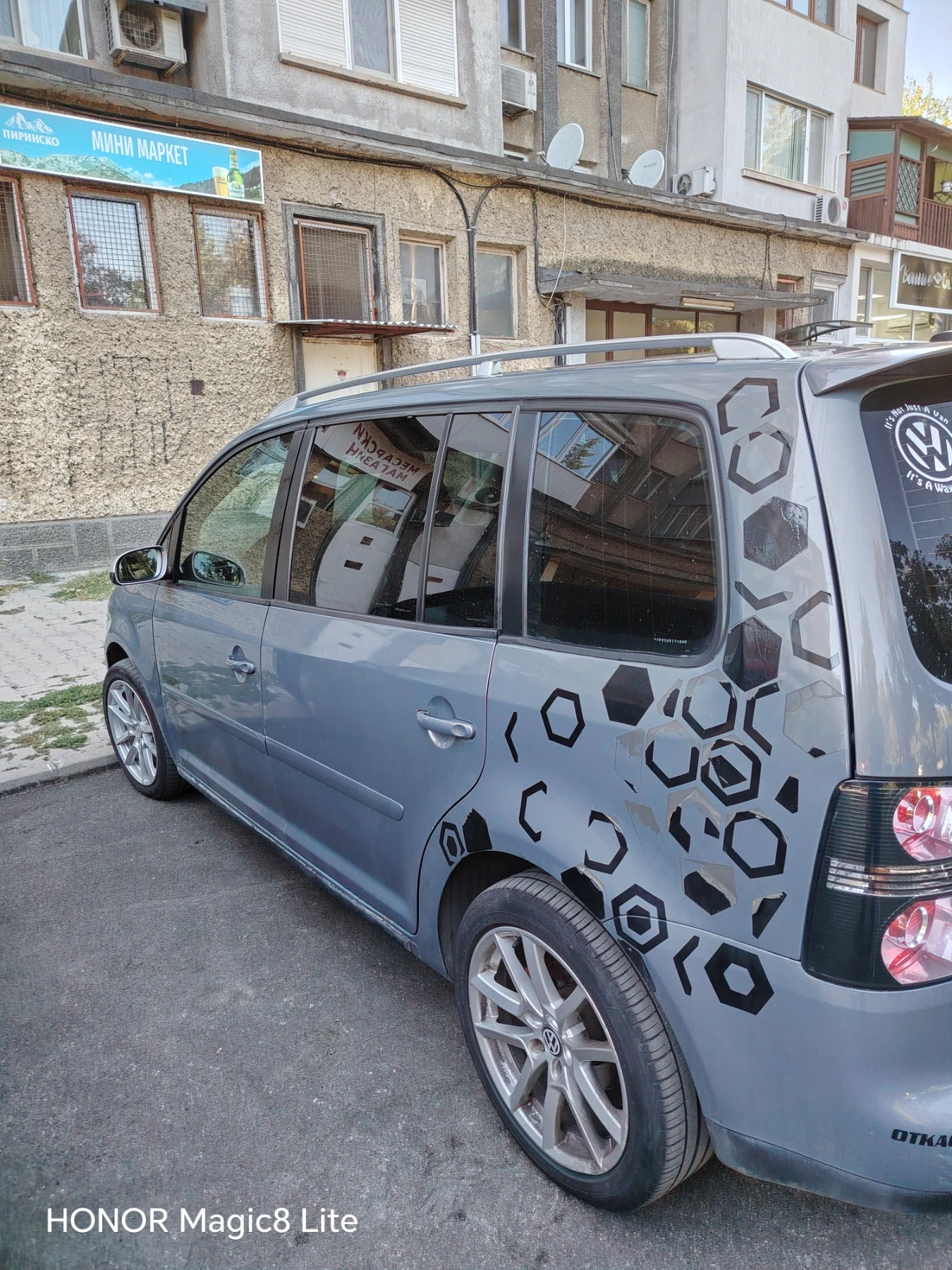 VW Touran 1.9 tdi 105к.с automat dsg, снимка 9 - Автомобили и джипове - 55990411
