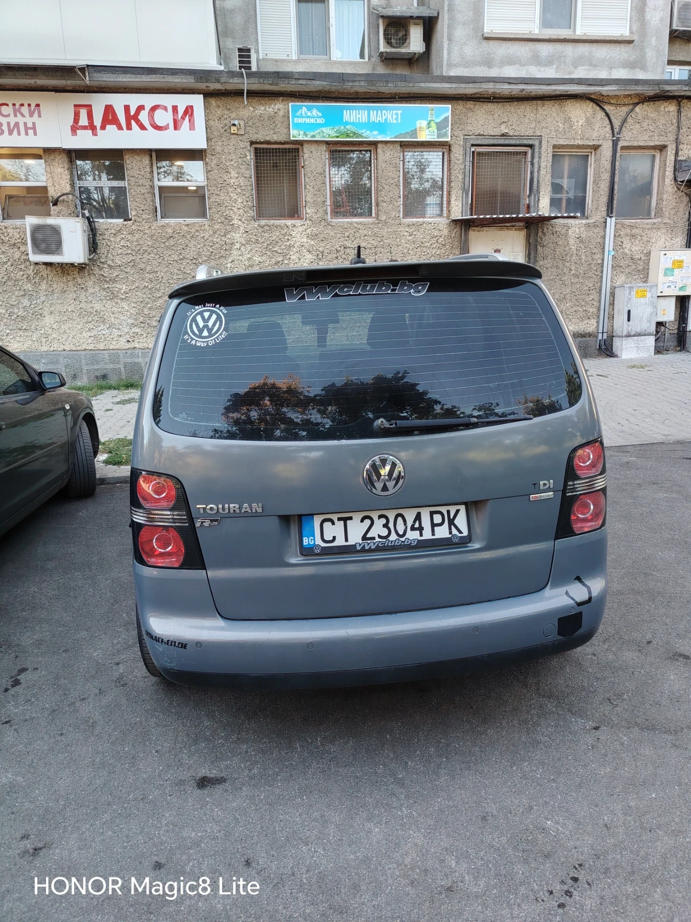 VW Touran 1.9 tdi 105к.с automat dsg, снимка 5 - Автомобили и джипове - 55990411