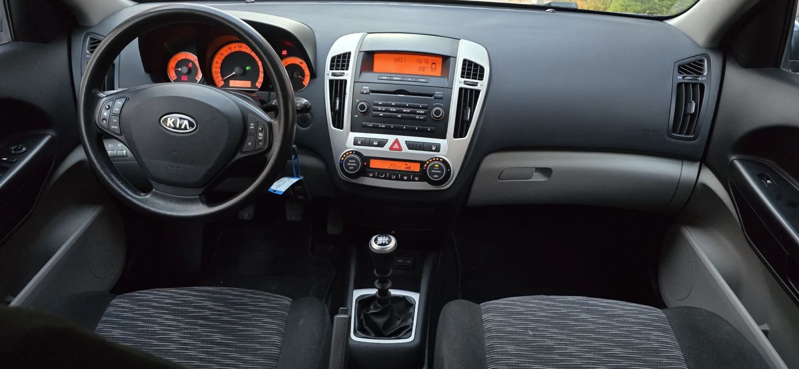 Kia Ceed 1.6d, 116k, снимка 15 - Автомобили и джипове - 56156998