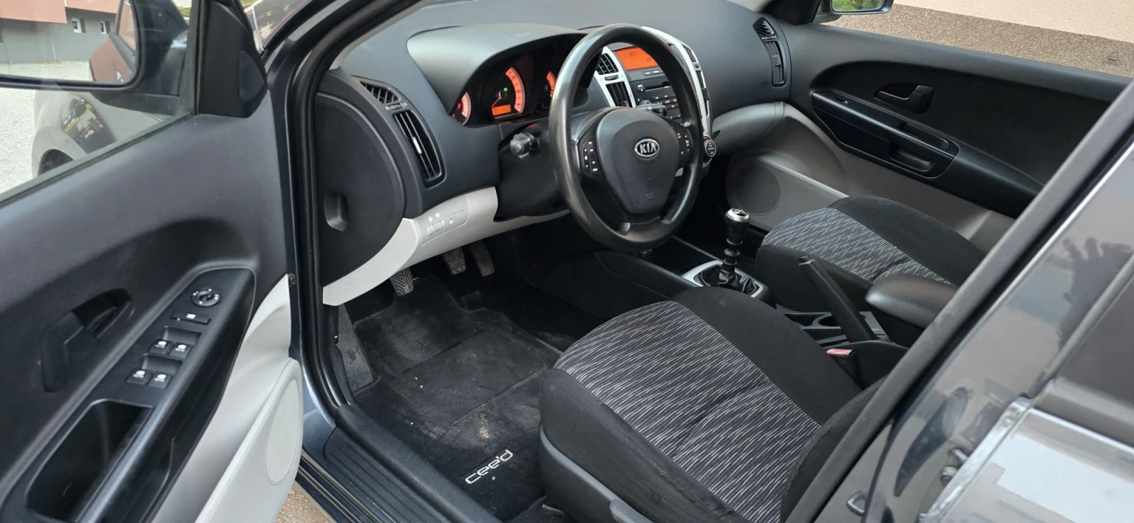 Kia Ceed 1.6d, 116k, снимка 9 - Автомобили и джипове - 56156998