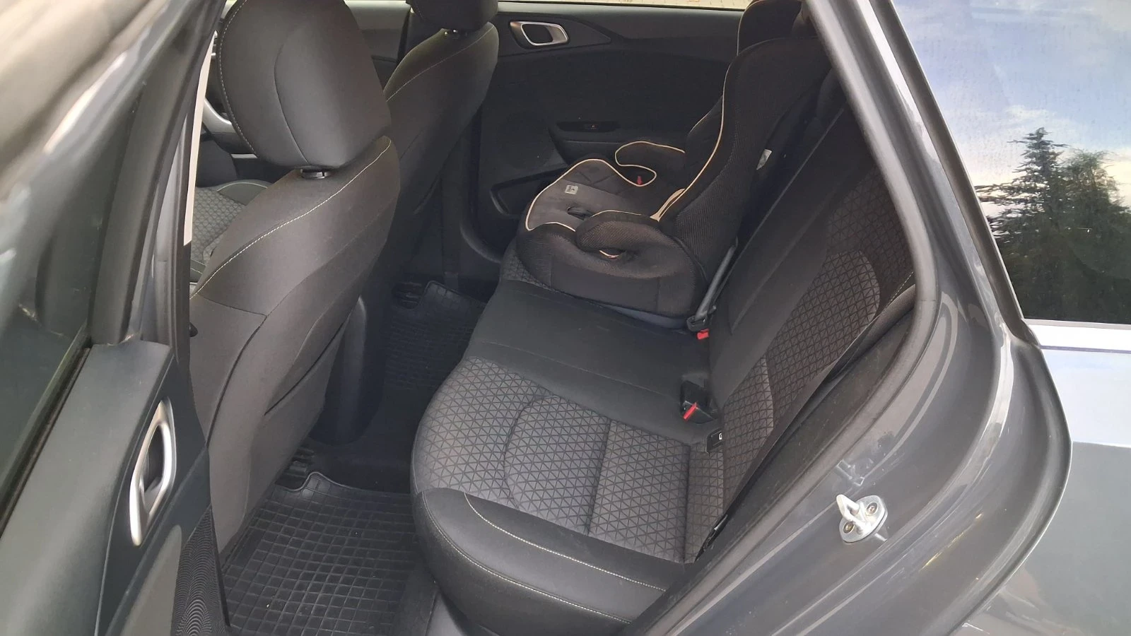Kia Ceed, снимка 15 - Автомобили и джипове - 56481217