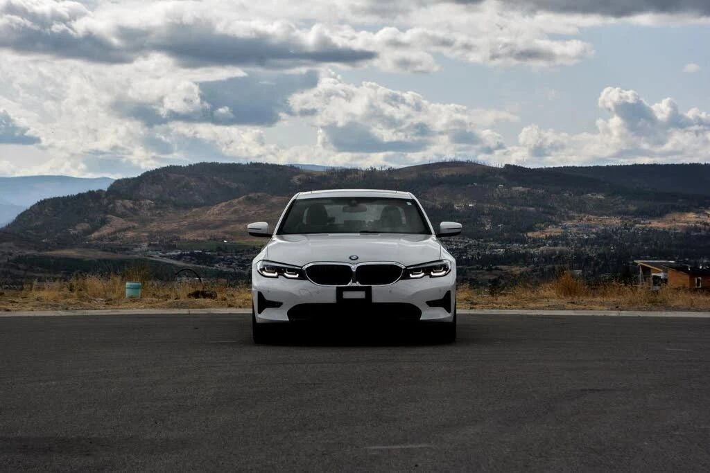 BMW 330, снимка 2 - Автомобили и джипове - 56706959