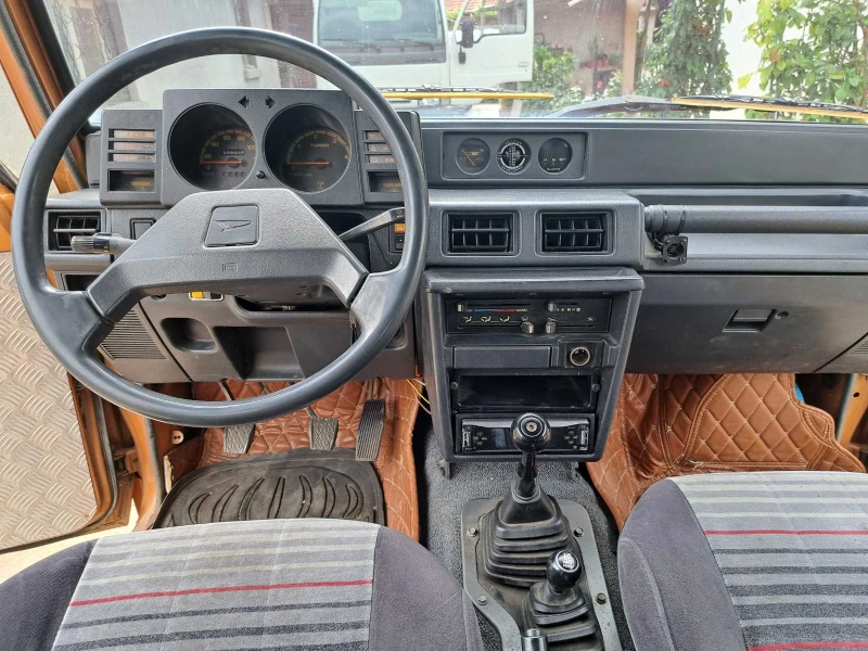 Daihatsu Rocky, снимка 7 - Автомобили и джипове - 48683216