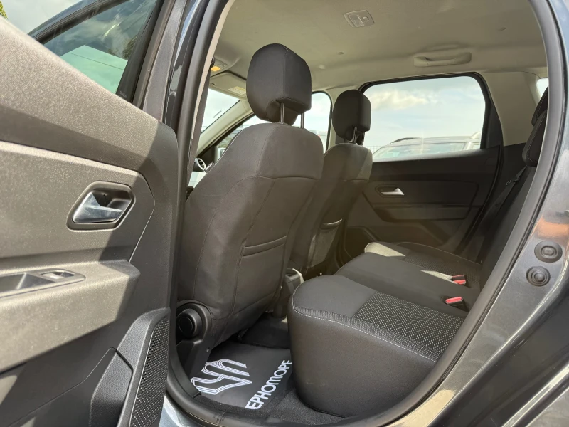 Dacia Duster 1.5dci Prestige FWD , снимка 11 - Автомобили и джипове - 51624571