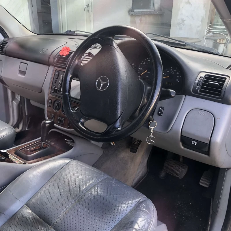 Mercedes-Benz ML 320, снимка 4 - Автомобили и джипове - 51896805