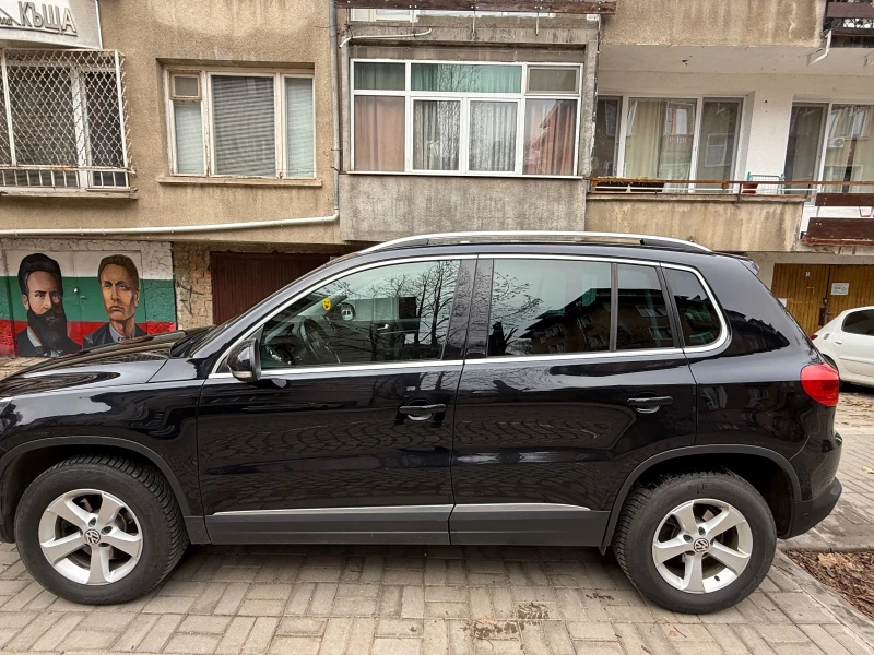 VW Tiguan, снимка 2 - Автомобили и джипове - 52789645