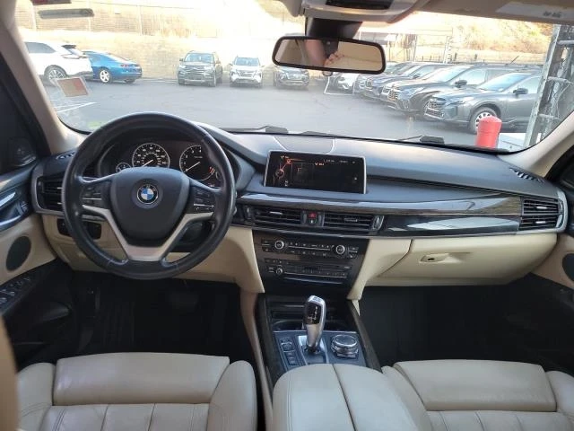 BMW X5 xDrive35i XLINE* М.точка* Камери* Хедъп* Подгрев, снимка 8 - Автомобили и джипове - 47311856