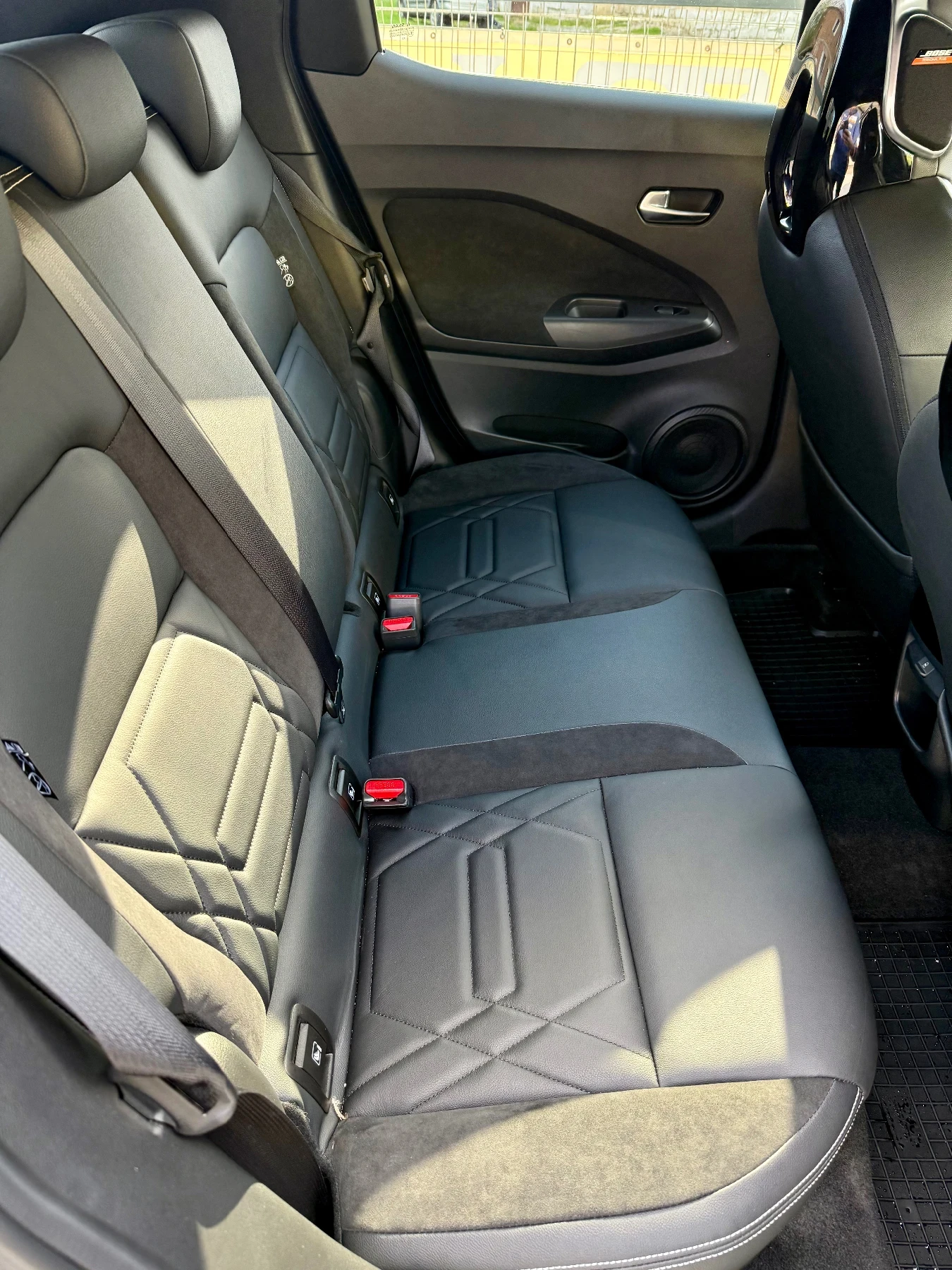 Nissan Juke N-Design/1.0 DIG-T/* FULL MAXX* /2БР ГУМИ С ДЖАНТИ - изображение 6