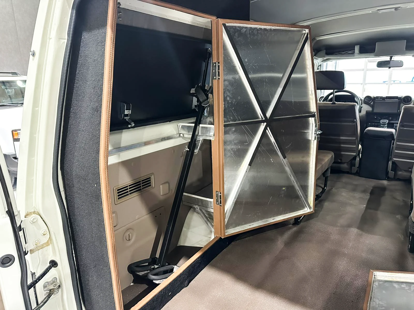 Toyota Land cruiser GRJ78  | Mobile.bg � ����������� 10