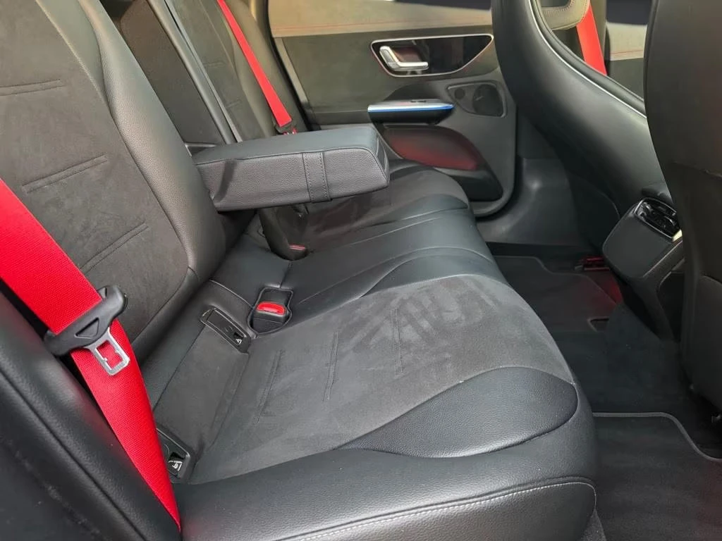 Mercedes-Benz EQE 300/245HP/AMG/PANO/DISTR/CAM/169z, снимка 9 - Автомобили и джипове - 53875589