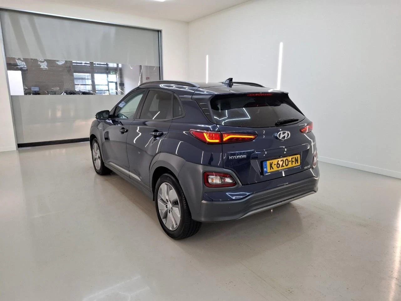 Hyundai Kona 64 kWh, снимка 4 - Автомобили и джипове - 53883817