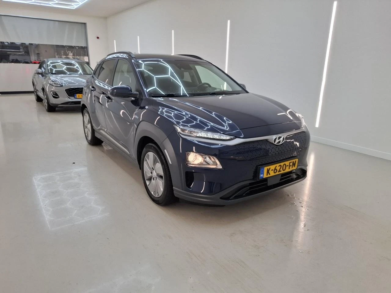 Hyundai Kona 64 kWh, снимка 2 - Автомобили и джипове - 53883817