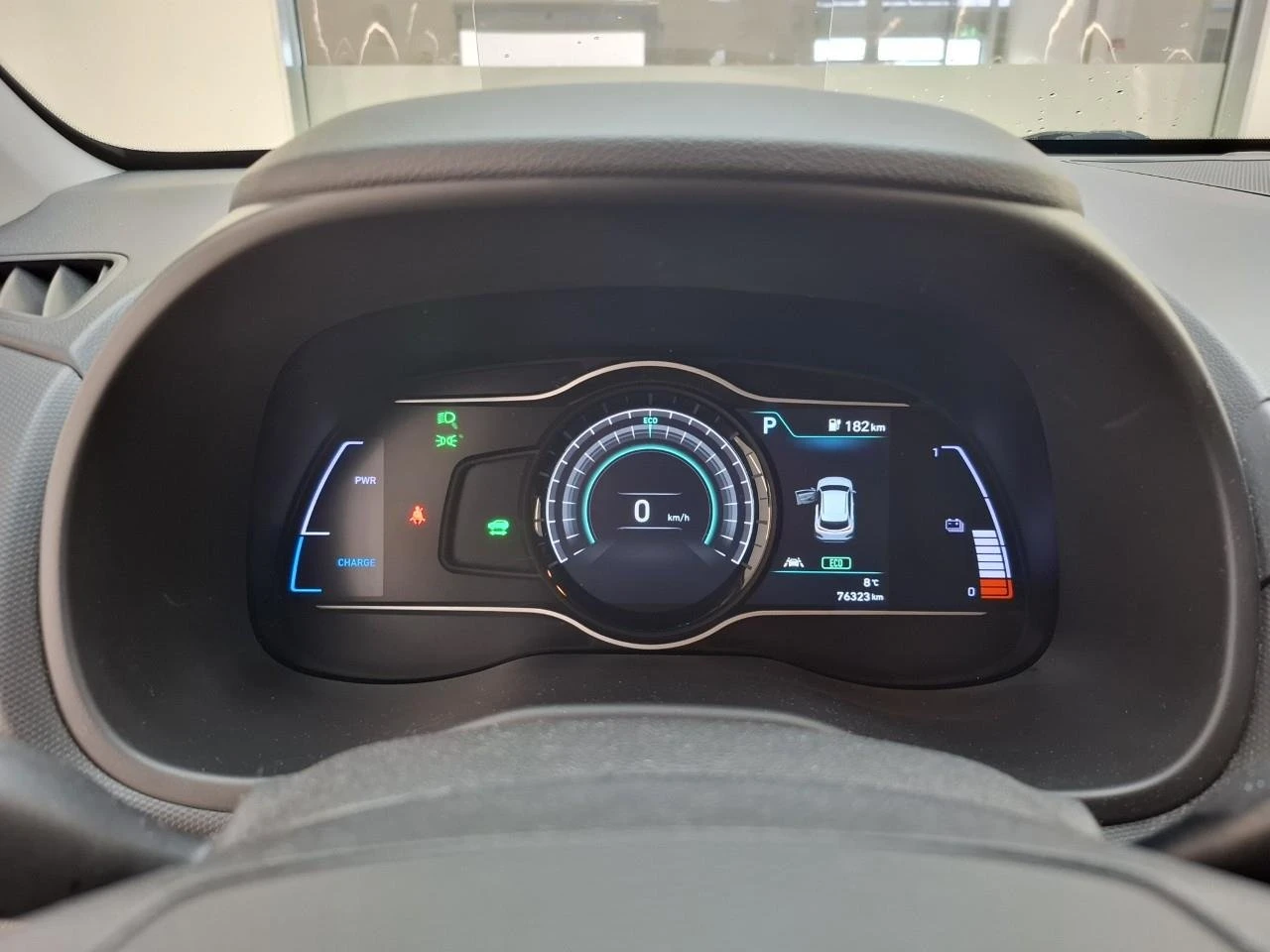 Hyundai Kona 64 kWh, снимка 10 - Автомобили и джипове - 53883817