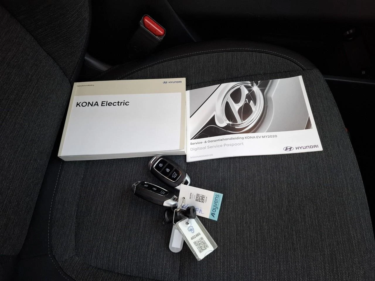 Hyundai Kona 64 kWh, снимка 12 - Автомобили и джипове - 53883817