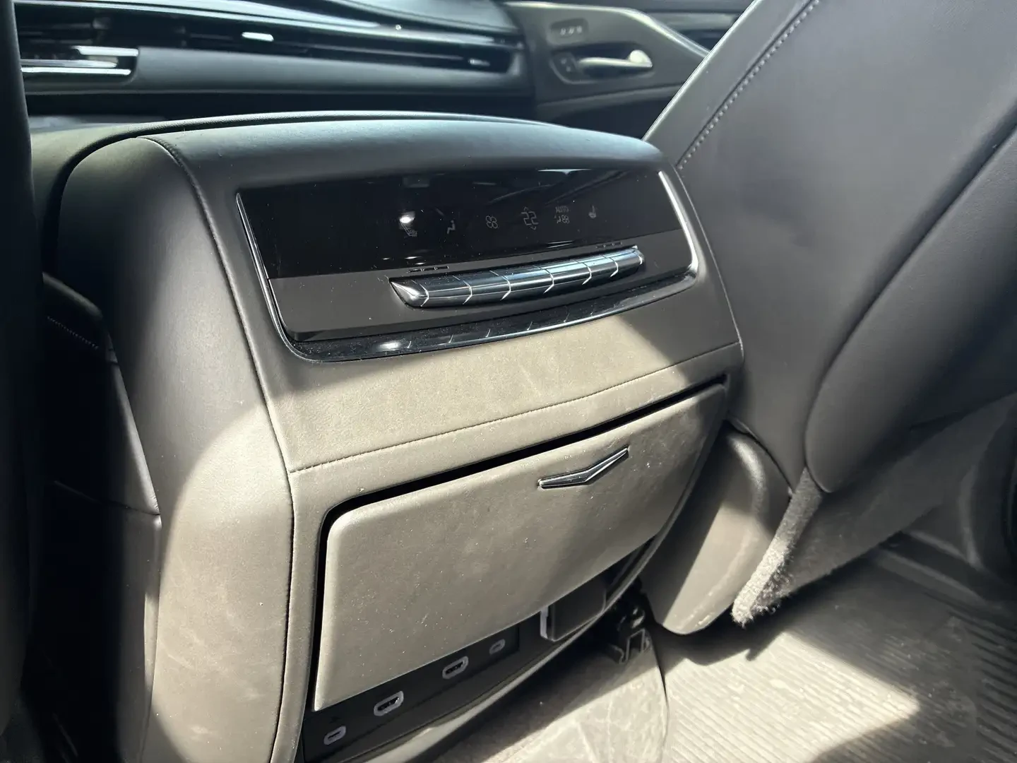 Cadillac Escalade V SERIES/ESV/����������/360/����� | Mobile.bg � ����������� 9