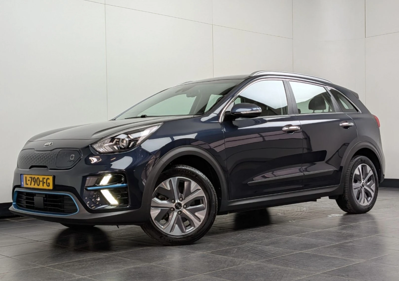 Kia Niro 65 kWh DynamicLine, снимка 2 - Автомобили и джипове - 54741295