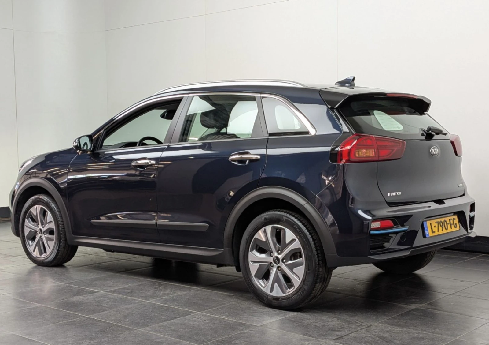 Kia Niro 65 kWh DynamicLine, снимка 4 - Автомобили и джипове - 54741295