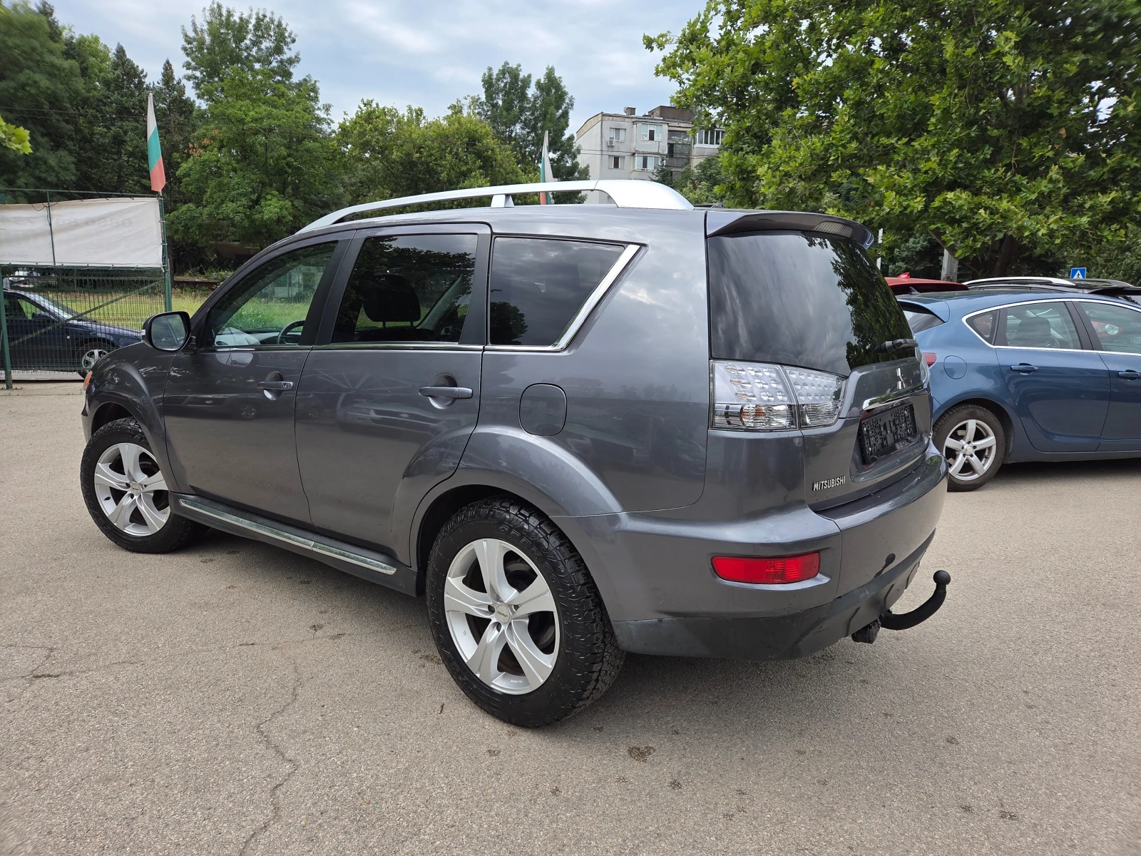 Mitsubishi Outlander 2.2 DID, снимка 2 - Автомобили и джипове - 55067062