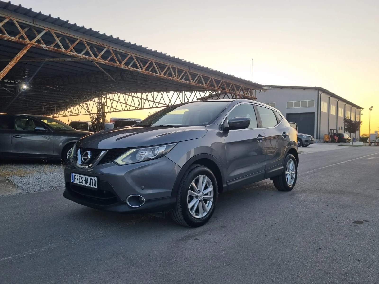 Nissan Qashqai, снимка 5 - Автомобили и джипове - 55507654