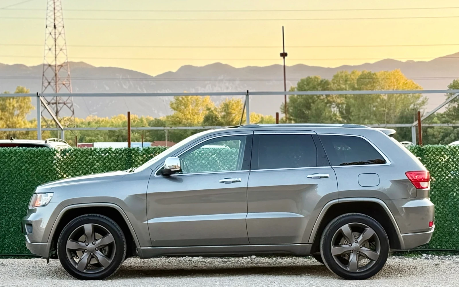 Jeep Grand cherokee 5.7i LIMITED/KEYLESS GO/PANORAMA, снимка 4 - Автомобили и джипове - 55677201
