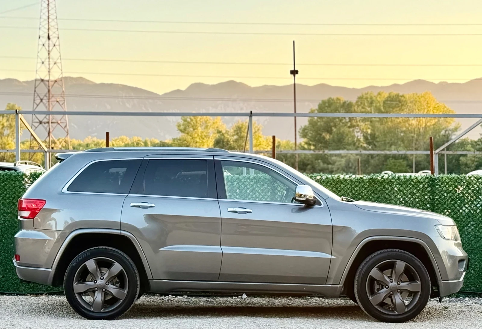Jeep Grand cherokee 5.7i LIMITED/KEYLESS GO/PANORAMA, снимка 8 - Автомобили и джипове - 55677201
