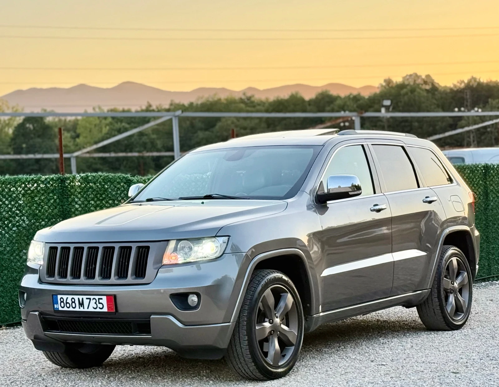 Jeep Grand cherokee 5.7i LIMITED/KEYLESS GO/PANORAMA, снимка 3 - Автомобили и джипове - 55677201